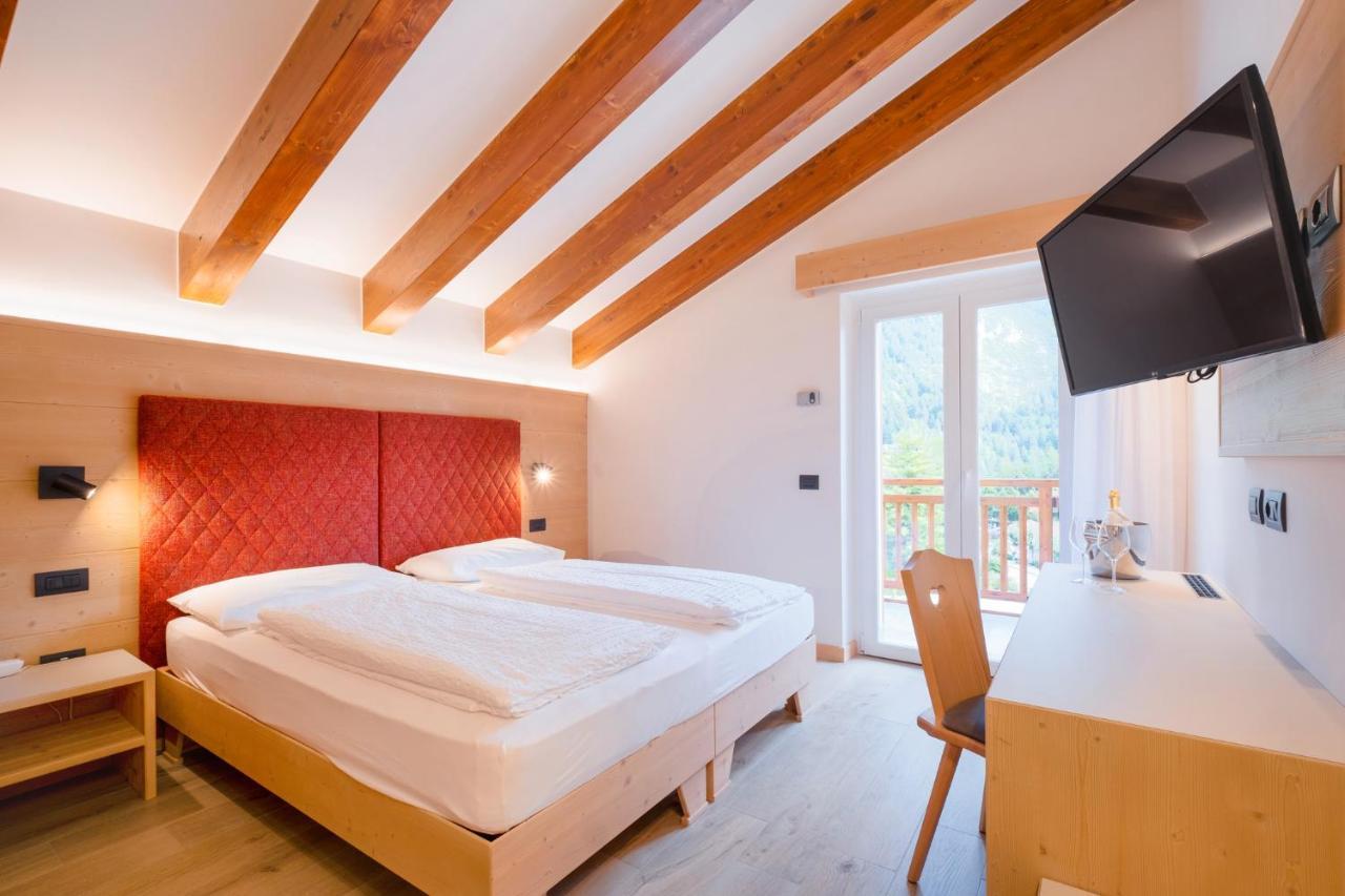 Hotel Zurigo Molveno Bagian luar foto