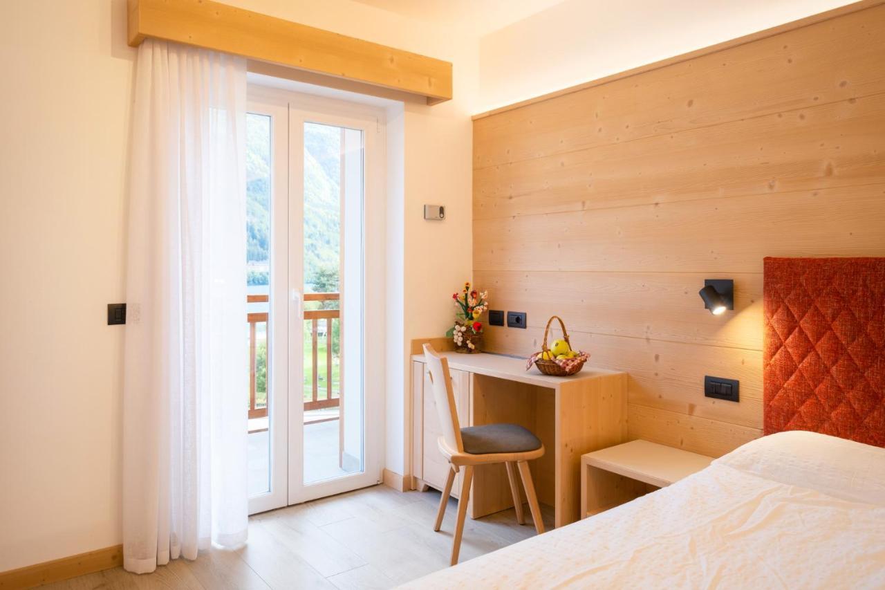 Hotel Zurigo Molveno Bagian luar foto