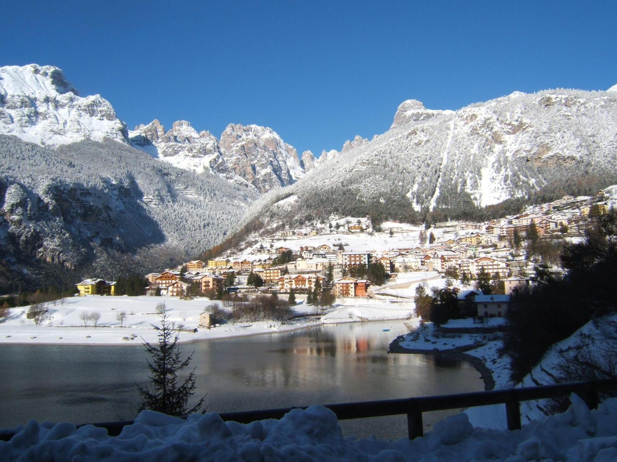 Hotel Zurigo Molveno Bagian luar foto