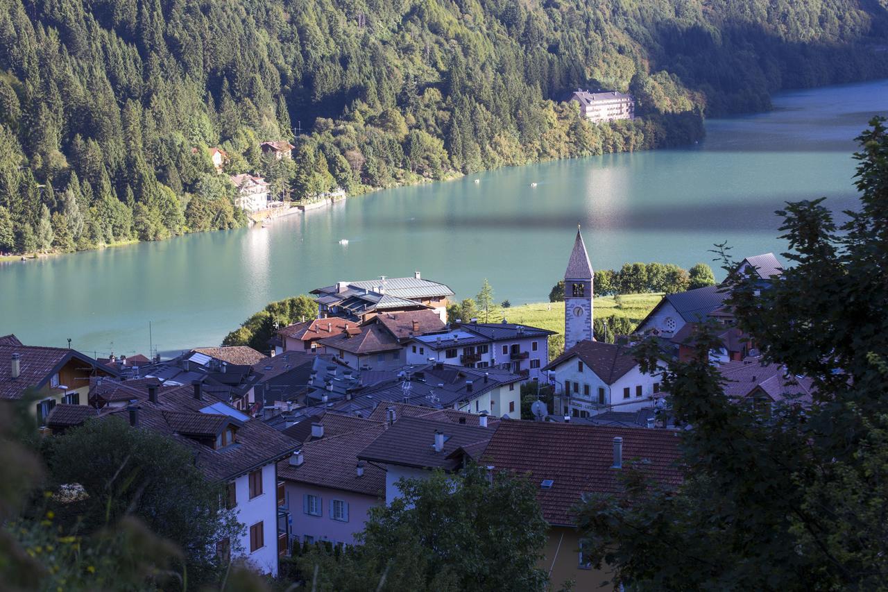 Hotel Zurigo Molveno Bagian luar foto