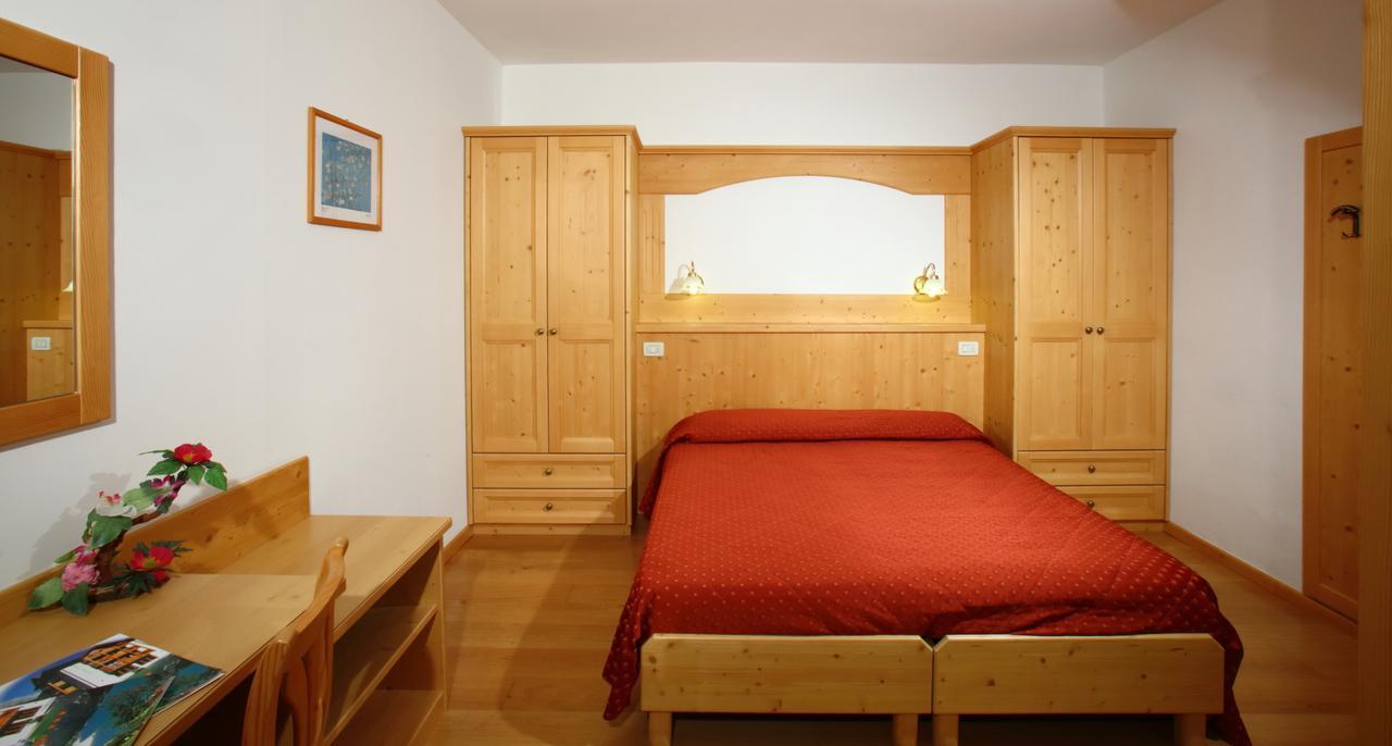 Hotel Zurigo Molveno Bagian luar foto